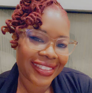 Meet your Posher, Deandra